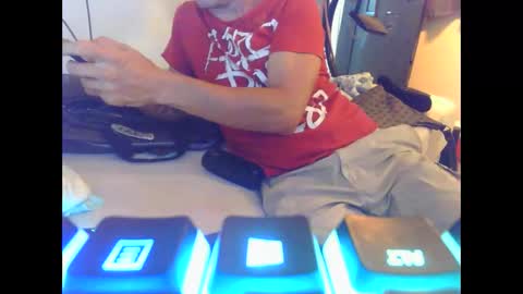 Snapshot of cumslutboi27 chatting on 10/06/25, 03:37 cumslutboi27 online show from 10/06/25, 03:37