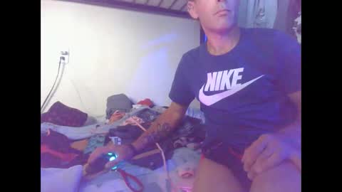 Snapshot of cumslutboi27 chatting on 10/22/25, 06:24 cumslutboi27 online show from 10/22/25, 06:24