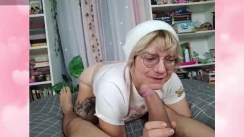 Snapshot of cumslutpawg chatting on 10/19/25, 03:34 cumslutpawg online show from 10/19/25, 03:34