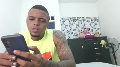 dominic and julieta... independent models online show from 01/03/25, 10:41