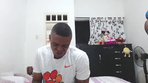 dominic and julieta... independent models online show from 01/21/25, 10:08