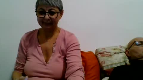 Snapshot of cuplu4346529860 chatting on 12/18/24, 06:03 couple online show from 12/18/24, 06:03