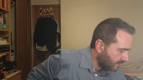 Snapshot of curiosillo1983 chatting on 10/26/25, 05:52 curiosillo1983 online show from 10/26/25, 05:52