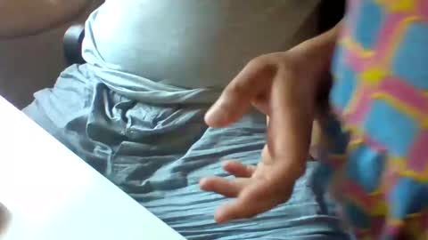 Snapshot of curious_aussie11 chatting on 12/14/24, 01:06 Carl online show from 12/14/24, 01:06