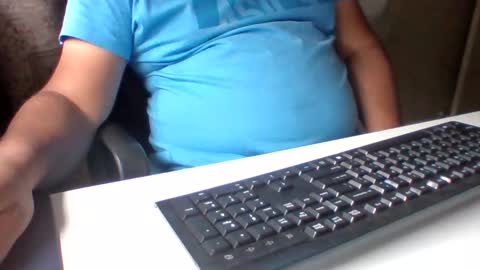 Snapshot of curious_aussie11 chatting on 01/07/25, 06:16 Carl online show from 01/07/25, 06:16