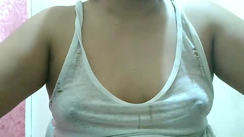 Snapshot of curious_girl247 chatting on 01/22/25, 08:28 curious_girl247 online show from 01/22/25, 08:28