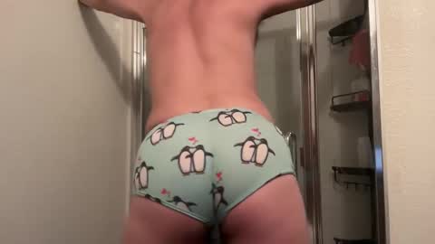 Snapshot of curiousbwcc chatting on 11/24/25, 02:55 curiousbwcc online show from 11/24/25, 02:55