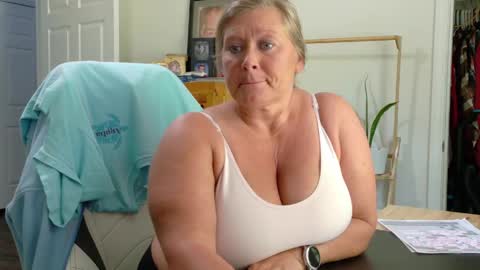 curious couple online show from 04/15/26, 05:42