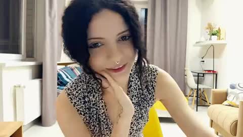 Kira online show from 05/10/26, 11:43