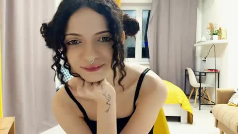 Kira online show from 05/24/26, 11:21