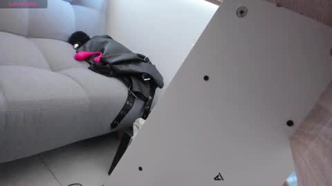 Snapshot of curly_cam_queen chatting on 03/02/25, 10:48 Bruna online show from 03/02/25, 10:48