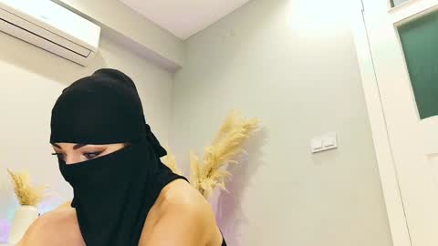 Selin online show from 12/25/24, 08:17