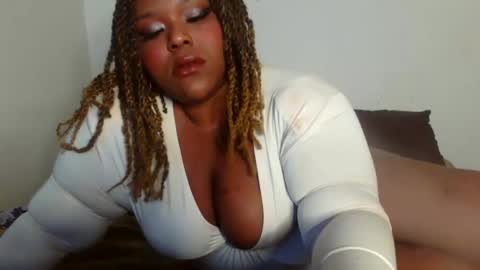 Snapshot of curvybcelinemixe chatting on 12/21/24, 07:24 Cline online show from 12/21/24, 07:24