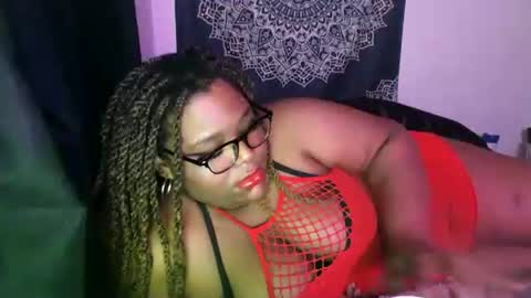 Snapshot of curvybcelinemixe chatting on 02/14/25, 10:36 Cline online show from 02/14/25, 10:36