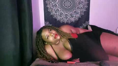 Snapshot of curvybcelinemixe chatting on 02/23/25, 03:45 Cline online show from 02/23/25, 03:45