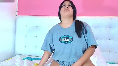 Snapshot of curvybuffgirl chatting on 02/25/25, 09:42 Michel online show from 02/25/25, 09:42