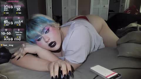 Snapshot of curvygothfemboy chatting on 01/30/25, 08:42 Curvygothfemboy online show from 01/30/25, 08:42