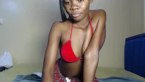 Snapshot of curvyjoan chatting on 10/29/25, 09:55 curvyjoan online show from 10/29/25, 09:55