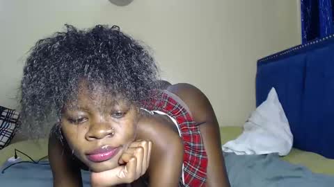 Snapshot of curvyjoan chatting on 10/31/25, 10:38 curvyjoan online show from 10/31/25, 10:38