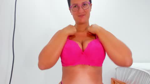 CurvyJules online show from 10/25/25, 12:02