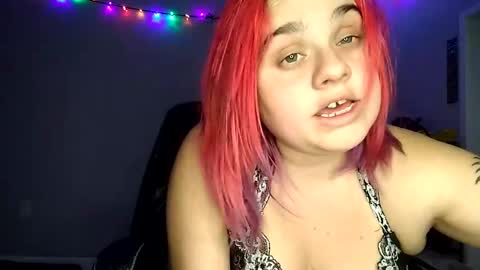 Snapshot of curvylucifinaxxx chatting on 12/08/24, 06:33 Lucifina ganja kittens online show from 12/08/24, 06:33