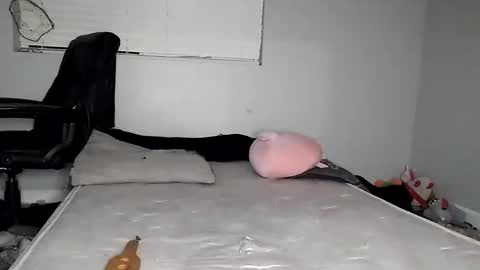 Snapshot of curvylucifinaxxx chatting on 12/30/24, 05:15 Lucifina ganja kittens online show from 12/30/24, 05:15