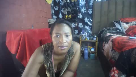 curvypear76x online show from 12/02/25, 08:08