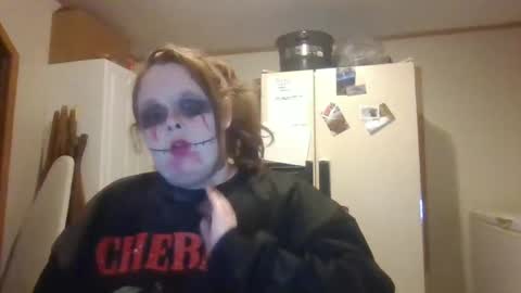 dahlia -kim online show from 10/31/25, 11:06