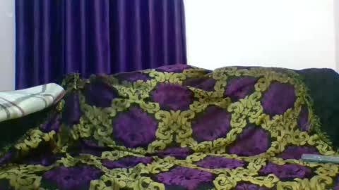 Zozo online show from 11/28/25, 11:07