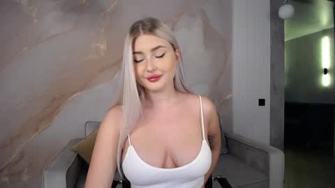 Snapshot of cute18cute chatting on 12/04/24, 08:34 Kira online show from 12/04/24, 08:34