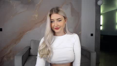 Snapshot of cute18cute chatting on 12/05/24, 08:33 Kira online show from 12/05/24, 08:33