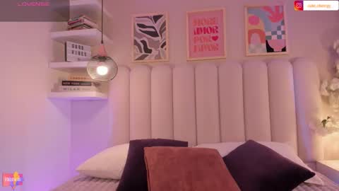 Snapshot of cute__cherry_ chatting on 10/30/25, 08:31 Amber online show from 10/30/25, 08:31