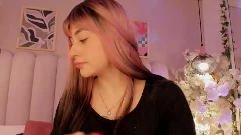 Snapshot of cute__cherry_ chatting on 11/04/25, 09:03 Amber online show from 11/04/25, 09:03