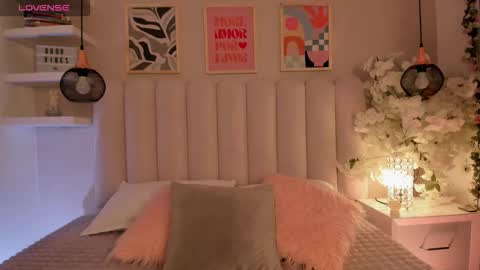 Snapshot of cute__cherry_ chatting on 11/27/25, 08:33 Amber online show from 11/27/25, 08:33