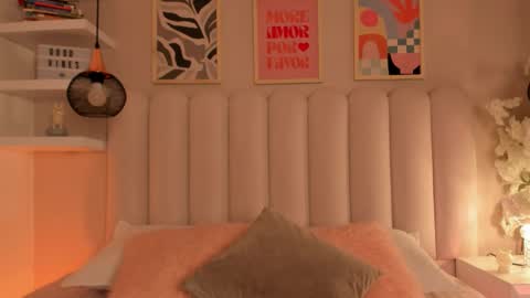 Snapshot of cute__cherry_ chatting on 12/14/25, 12:10 Amber online show from 12/14/25, 12:10