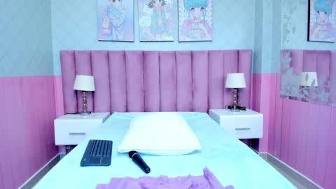 Snapshot of cute__emma chatting on 12/24/24, 05:23 online show from 12/24/24, 05:23