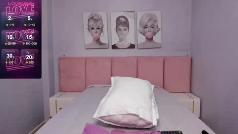 Snapshot of cute__emma chatting on 12/29/24, 12:52 online show from 12/29/24, 12:52