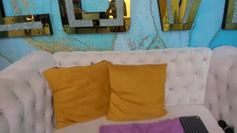 Snapshot of cute__emma chatting on 01/11/25, 05:07 online show from 01/11/25, 05:07