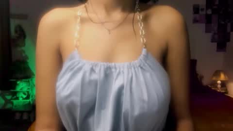 Snapshot of cute_alishaa chatting on 05/05/26, 05:32 Alisha online show from 05/05/26, 05:32