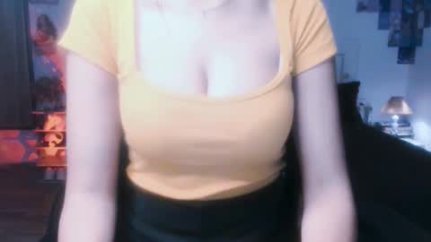 Snapshot of cute_alishaa chatting on 05/08/26, 06:35 Alisha online show from 05/08/26, 06:35