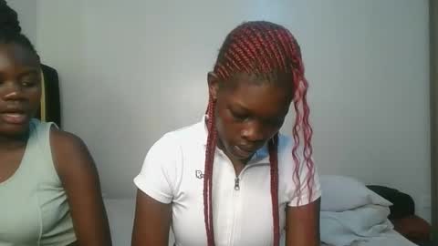 Snapshot of cute_angel11 chatting on 09/18/25, 10:39 angel online show from 09/18/25, 10:39
