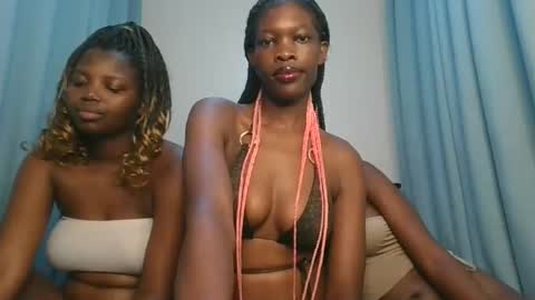 Snapshot of cute_angel11 chatting on 11/17/25, 12:49 angel online show from 11/17/25, 12:49