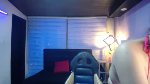 cute_angel_1 online show from 11/08/25, 12:05