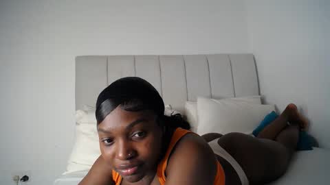Liya online show from 09/15/25, 06:52