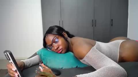 Snapshot of cute_ass18 chatting on 05/23/26, 12:05 Liya online show from 05/23/26, 12:05
