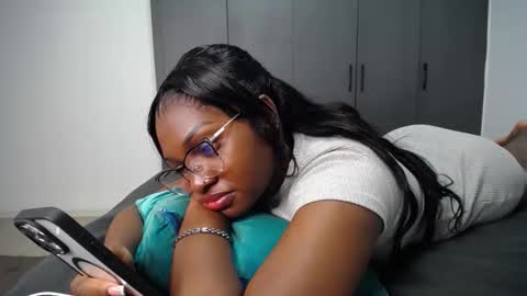 Snapshot of cute_ass18 chatting on 05/24/26, 12:10 Liya online show from 05/24/26, 12:10