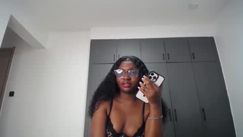 Snapshot of cute_ass18 chatting on 05/28/26, 09:01 Liya online show from 05/28/26, 09:01