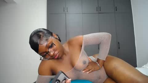 Snapshot of cute_ass18 chatting on 06/12/26, 03:11 Liya online show from 06/12/26, 03:11