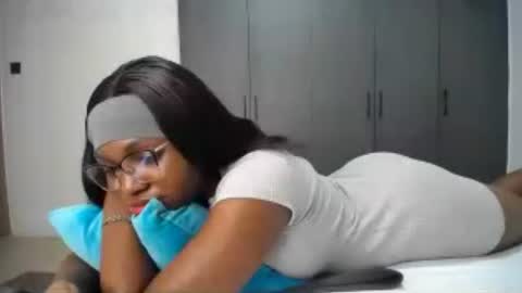 Snapshot of cute_ass18 chatting on 07/03/26, 01:17 Liya online show from 07/03/26, 01:17