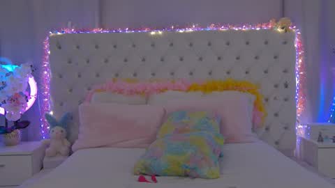 Snapshot of cute_b_alice chatting on 04/02/26, 05:54 Alissa online show from 04/02/26, 05:54